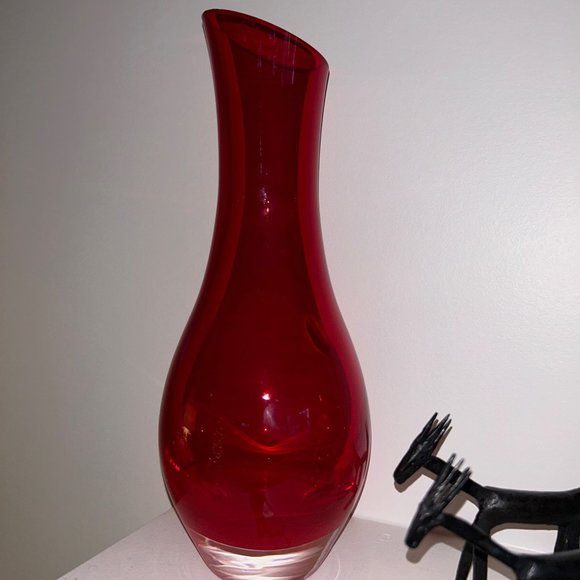 40020 LSA International Handcrafted Hand Blown In Poland Red Art Glass Vase 12" - Picture 1 of 3